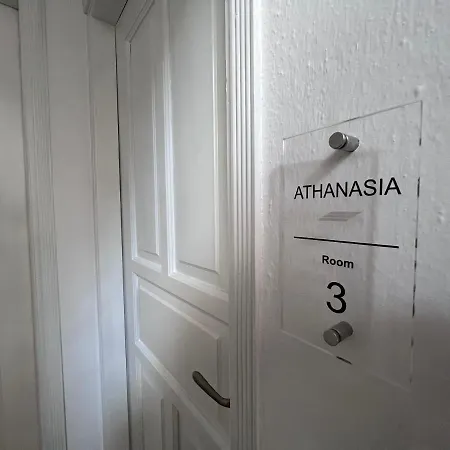 Athanasia Otel İskados